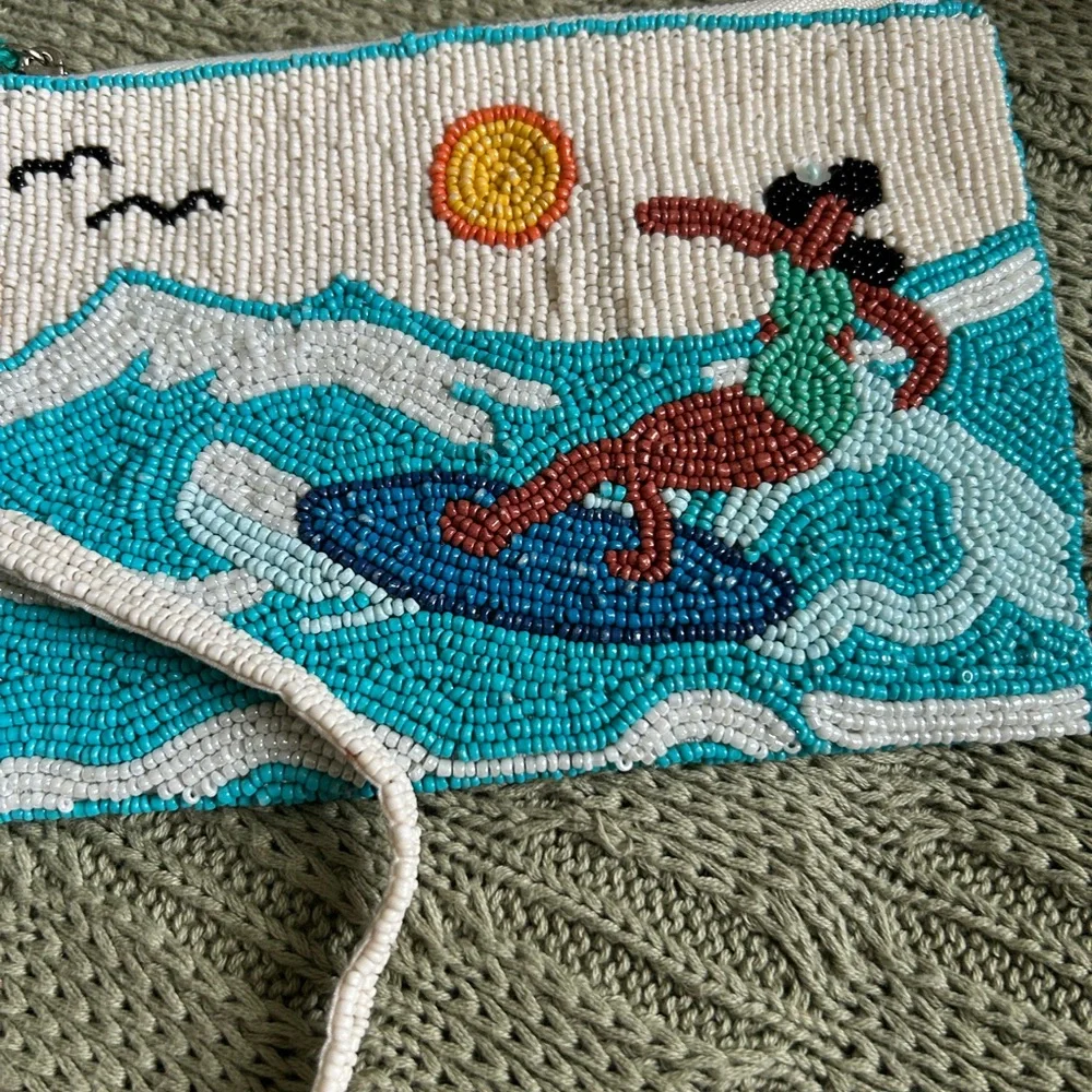 NWT Hand-Beaded Surfing Wristlet Clutch - Turquoise & White, Small - Picture 2 of 9